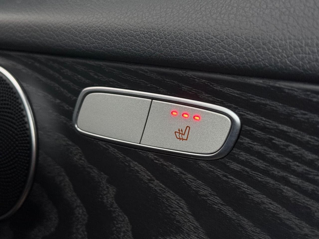 Mercedes-Benz GLC thumbnail Misc Controls