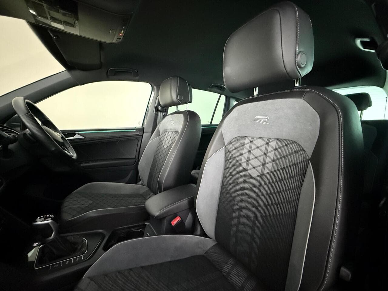 Volkswagen Tiguan thumbnail Seat Front Passenger