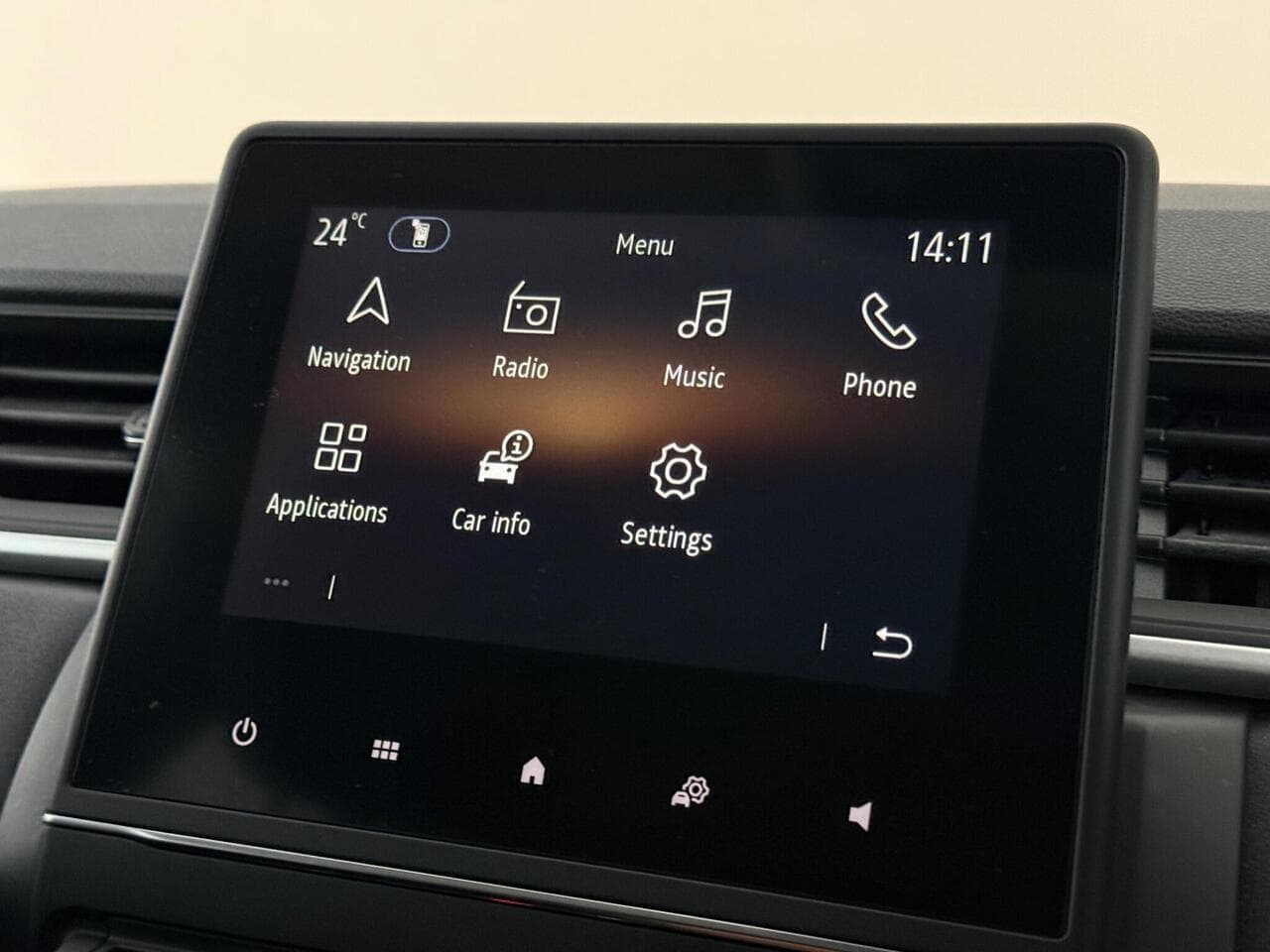 Renault Captur thumbnail Infotainment System