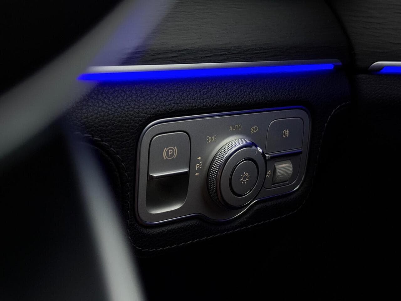 Mercedes-Benz GLE thumbnail Misc Controls