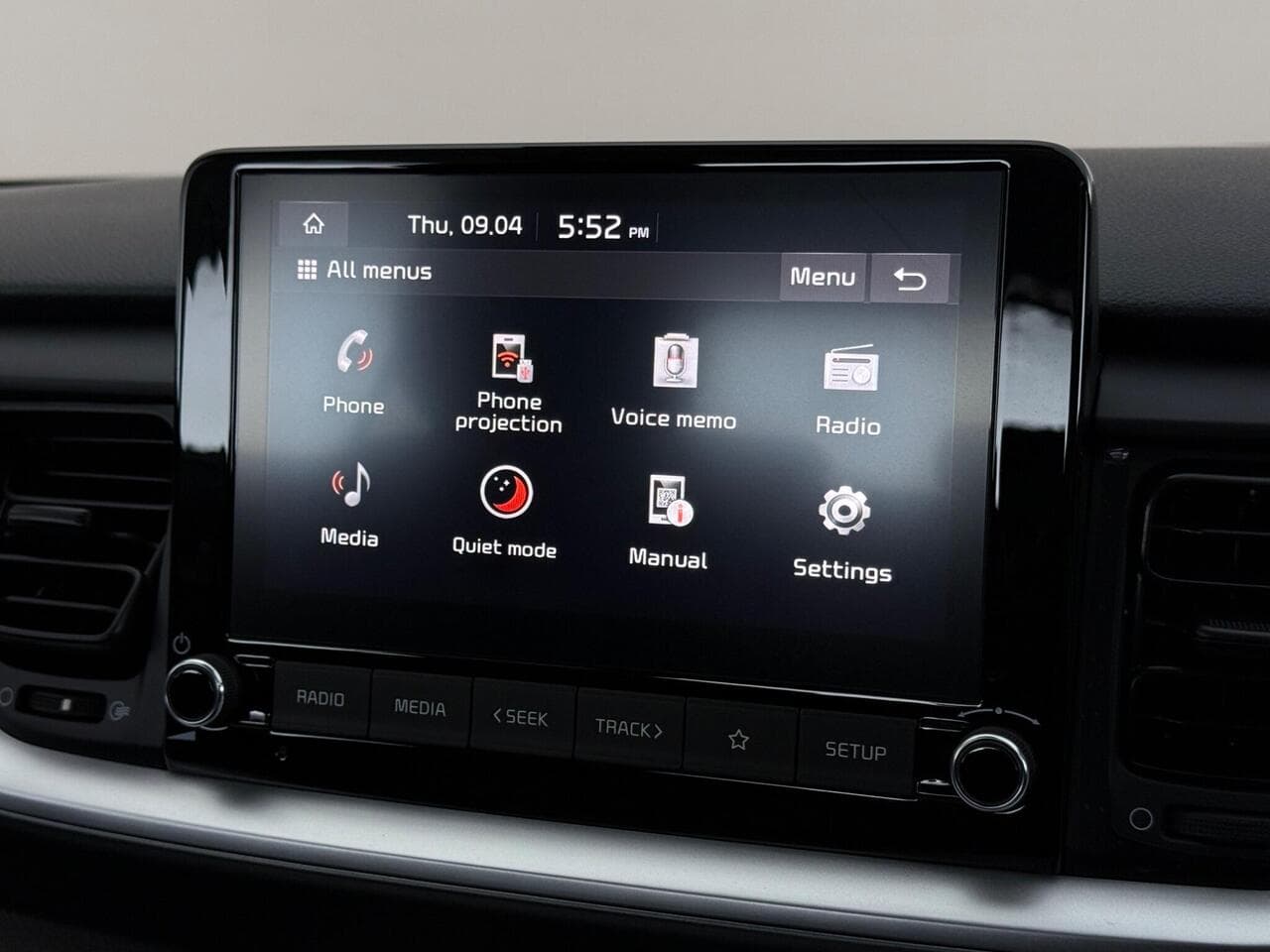 Kia Stonic thumbnail Infotainment System