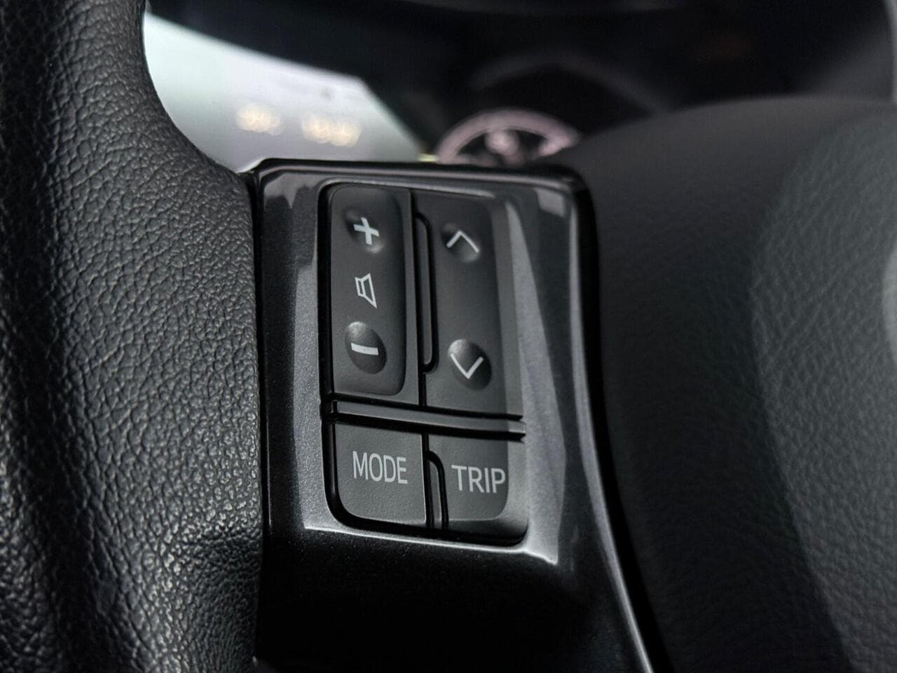 Toyota Yaris thumbnail Misc Controls