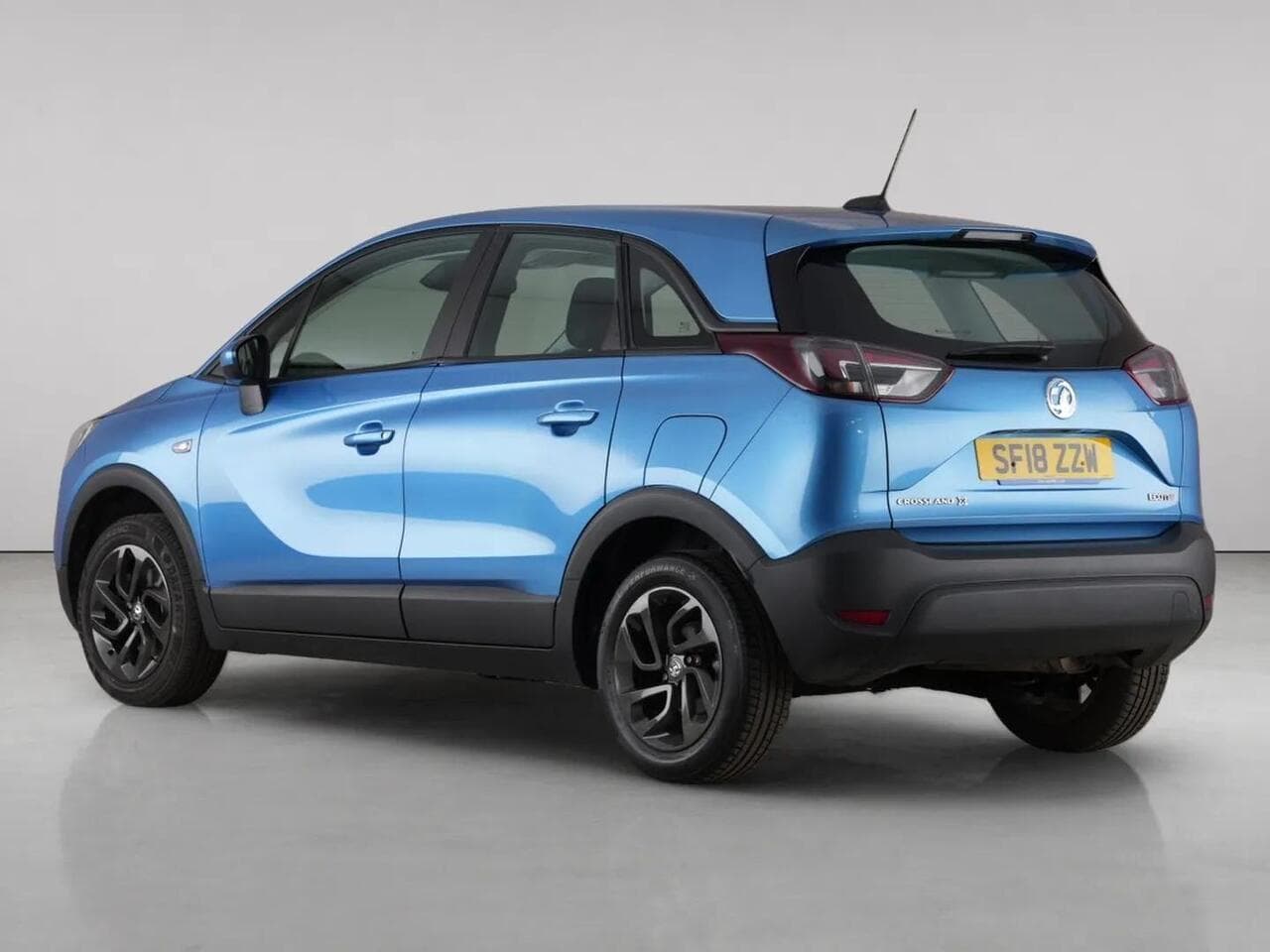 Vauxhall Crossland X thumbnail Rear Left