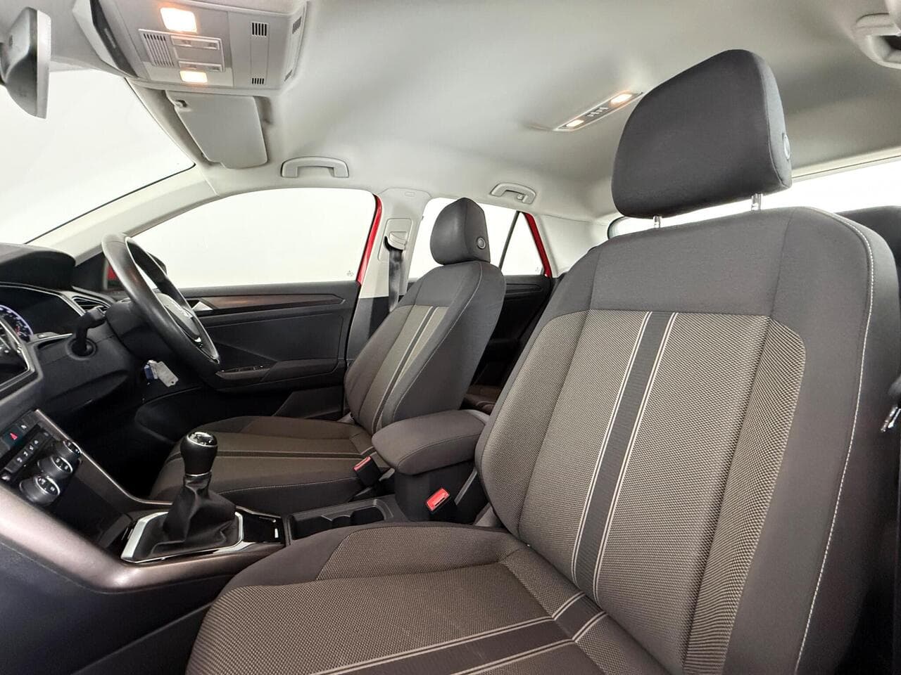 Volkswagen T-Roc thumbnail Seat Front Passenger