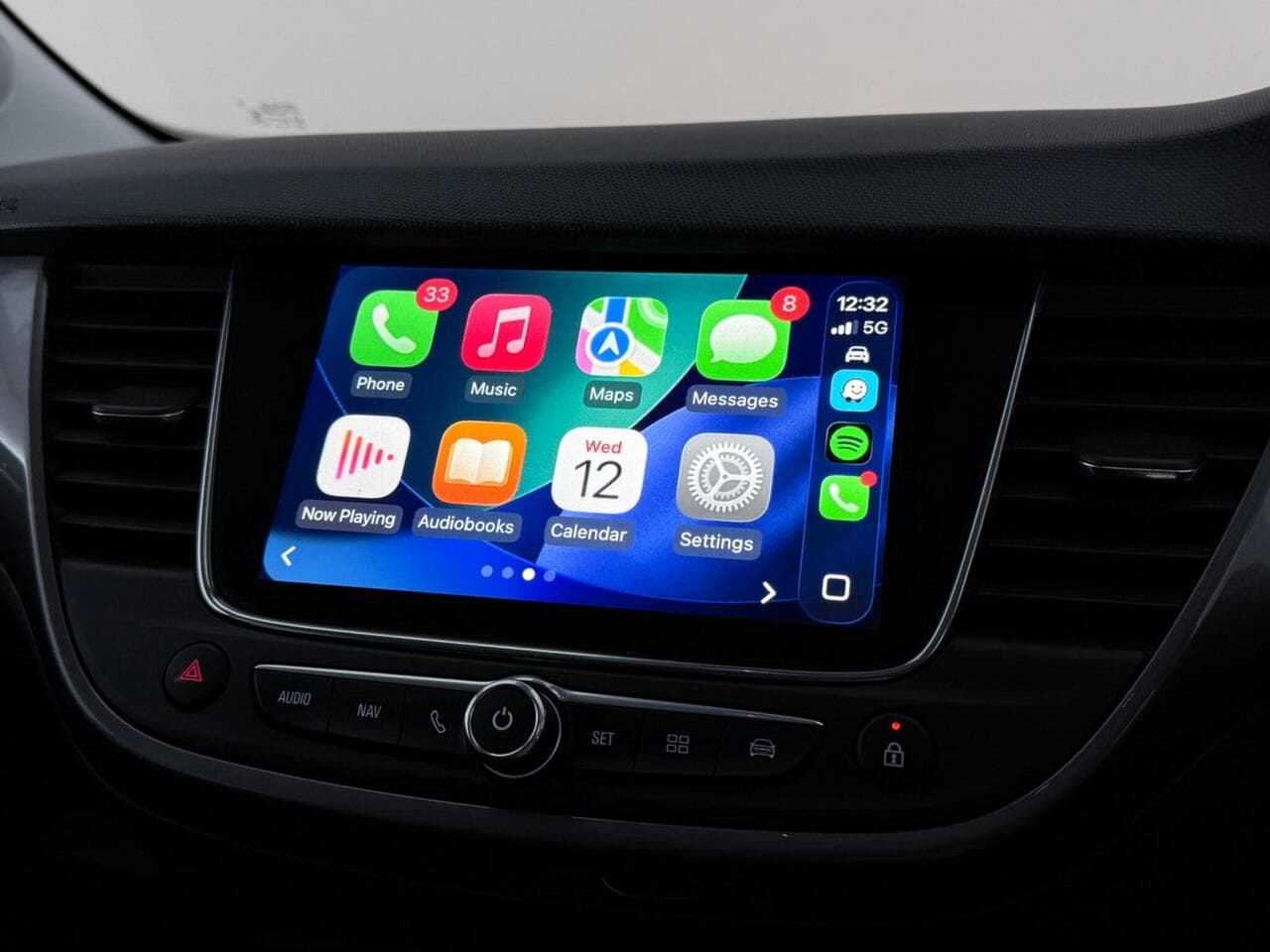 Vauxhall Crossland X thumbnail Infotainment System
