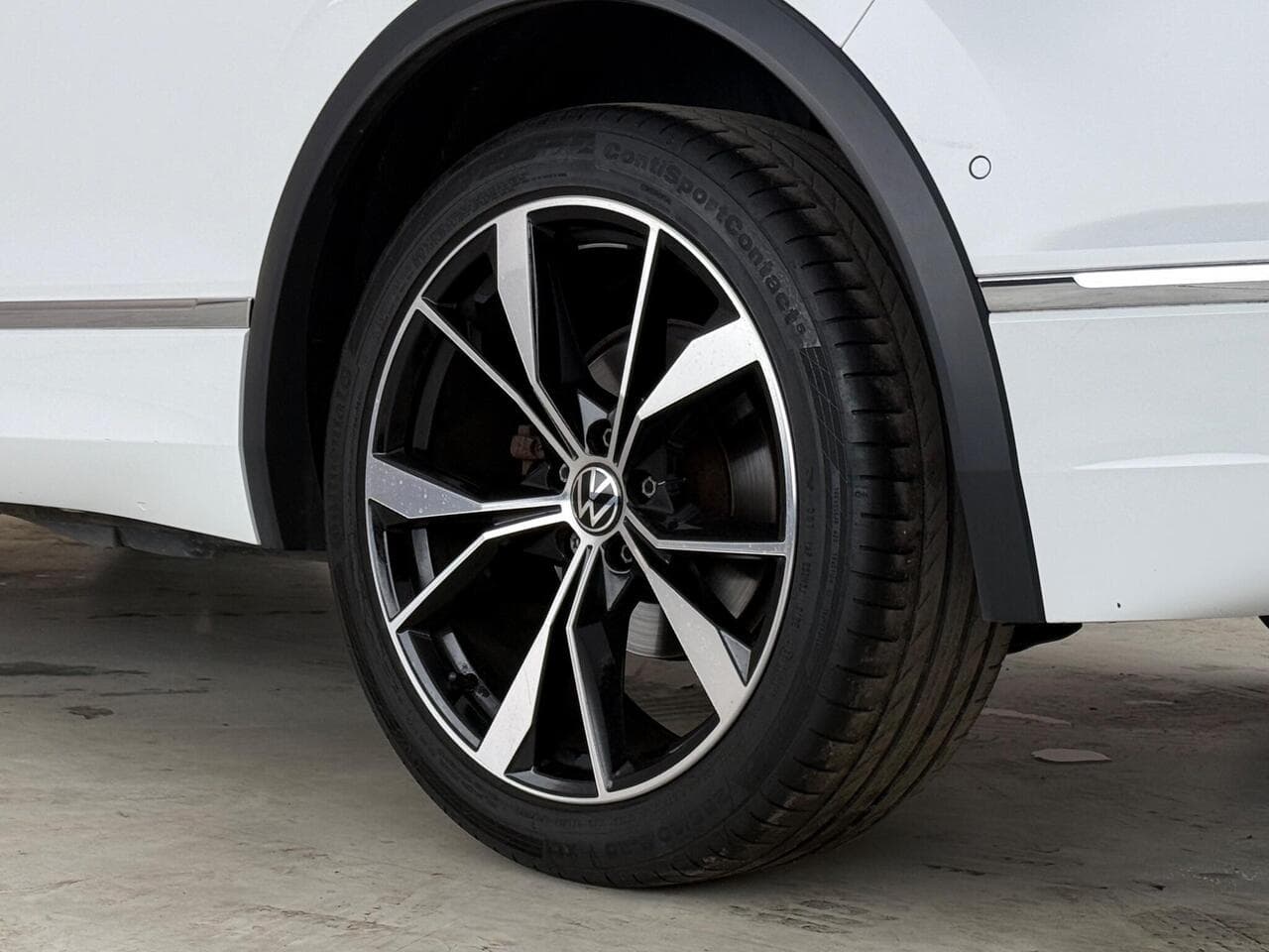 Volkswagen Tiguan thumbnail Wheel