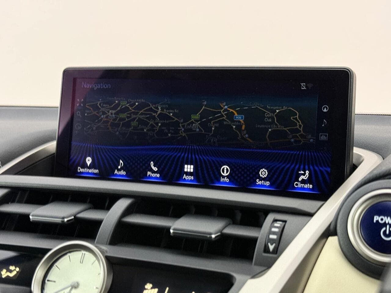 Lexus NX thumbnail Infotainment System