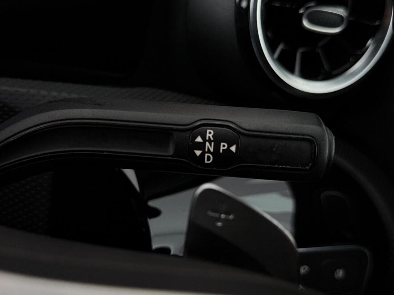 Mercedes-Benz A Class thumbnail Misc Controls