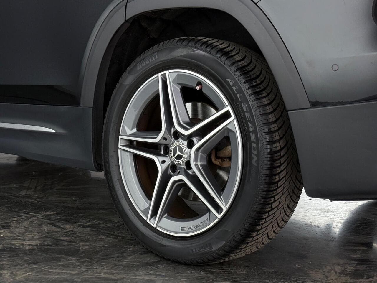 Mercedes-Benz GLB thumbnail Wheel