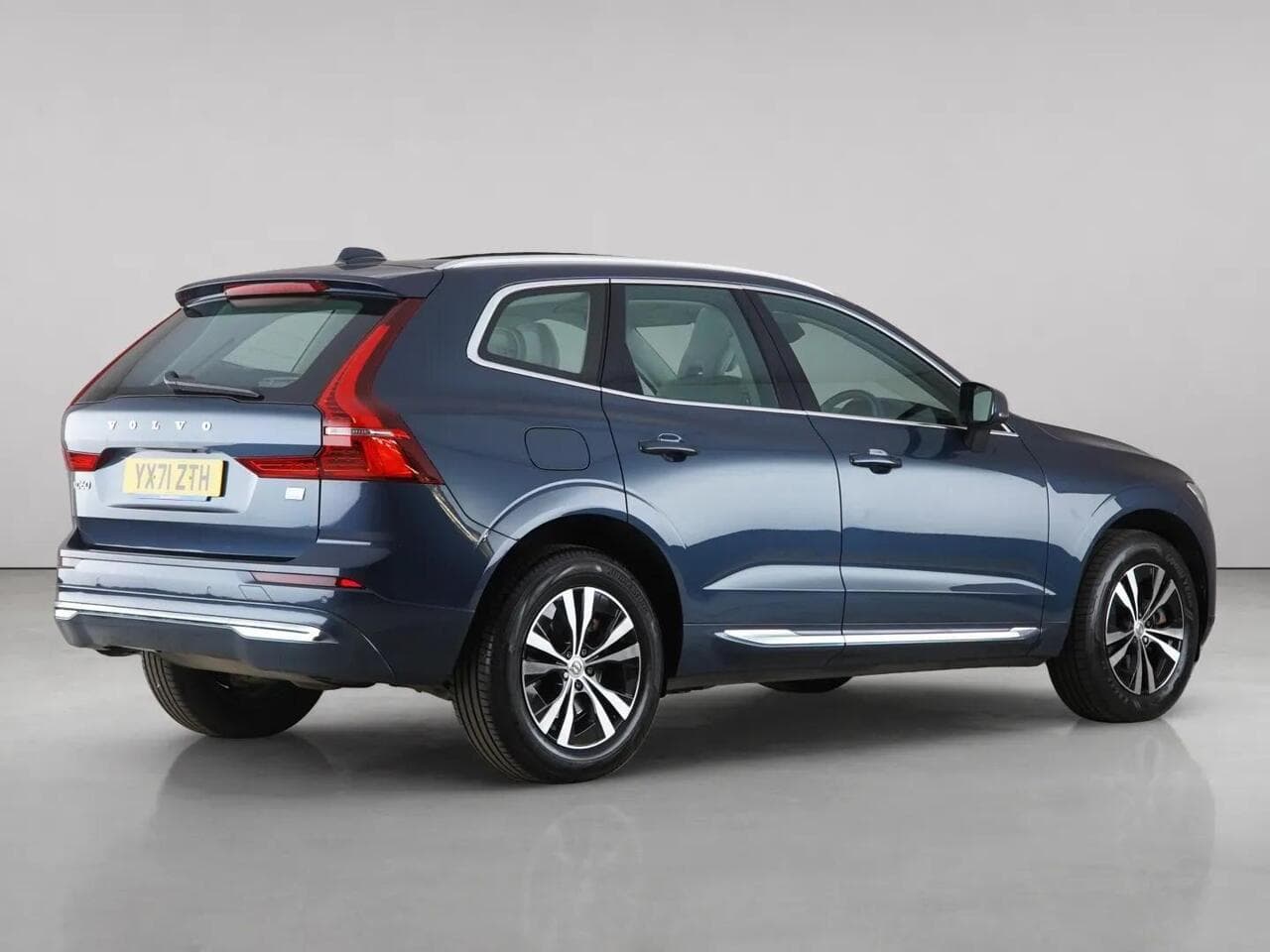 Volvo XC60 thumbnail Rear Right