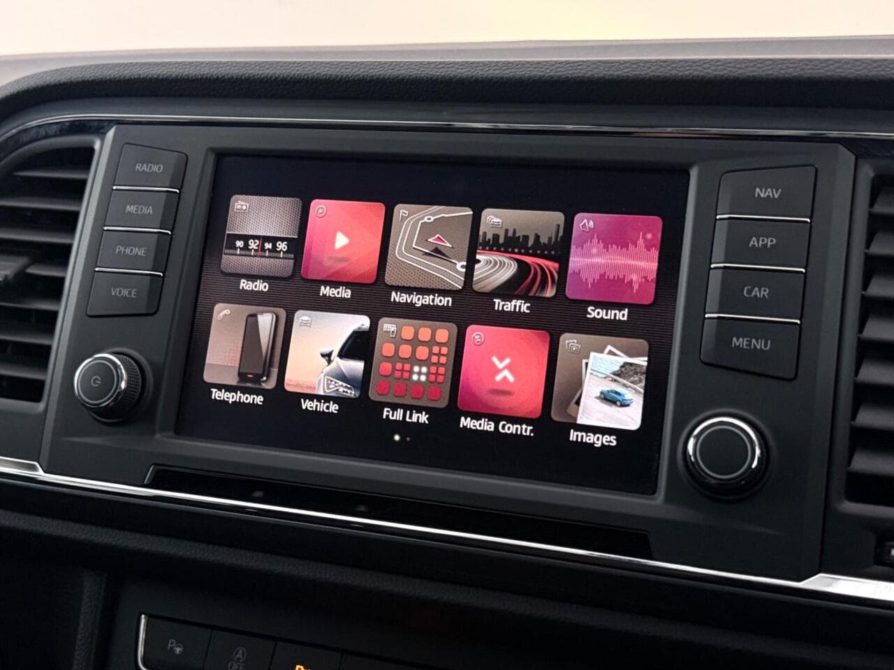 SEAT Ateca thumbnail Infotainment System