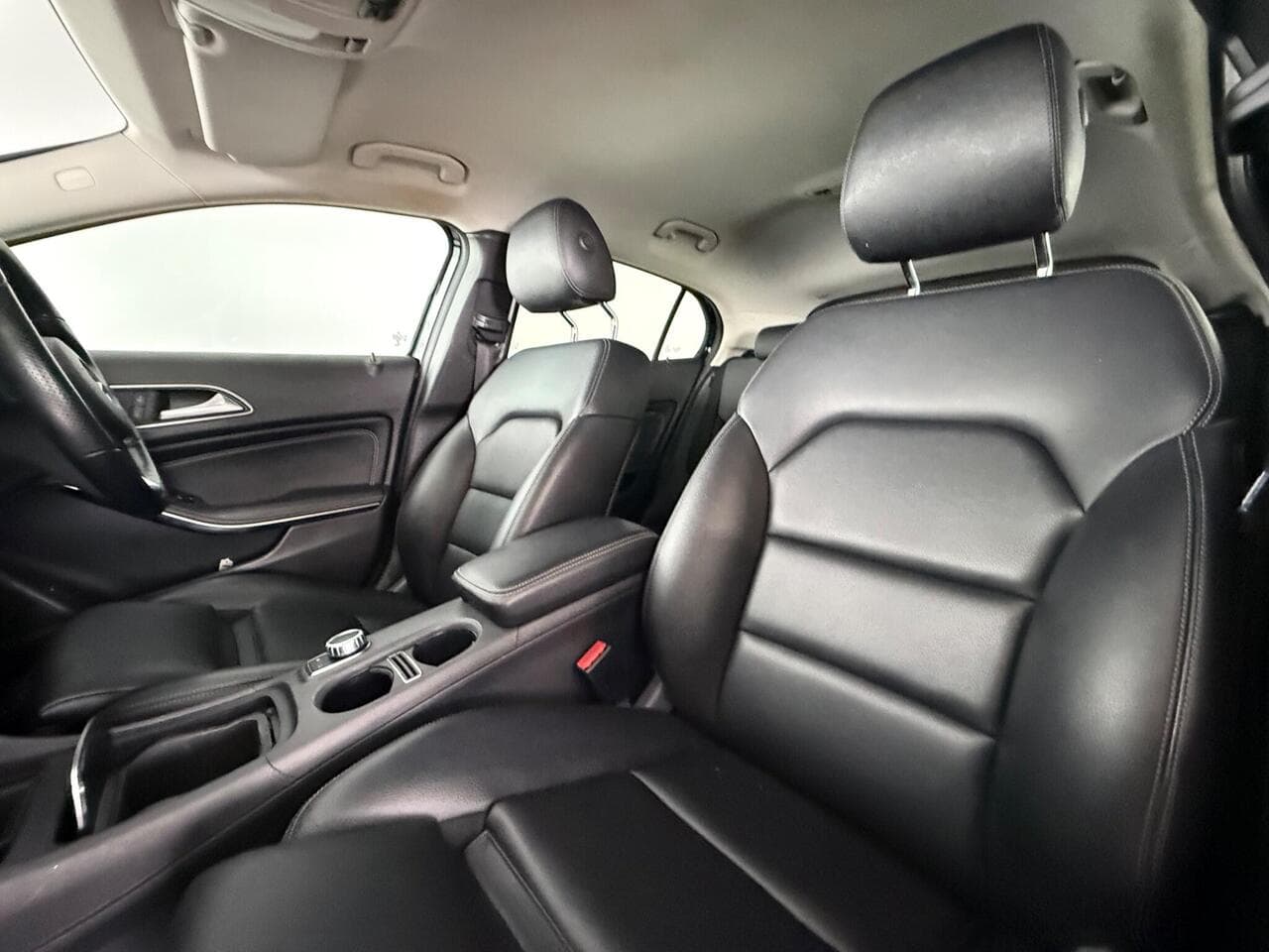 Mercedes-Benz GLA thumbnail Seat Front Passenger