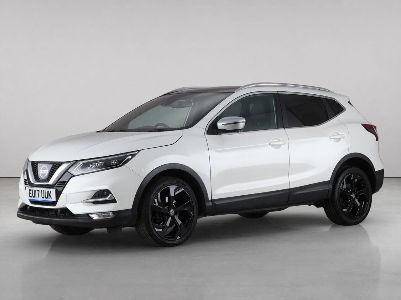 Nissan Qashqai thumbnail Front Left