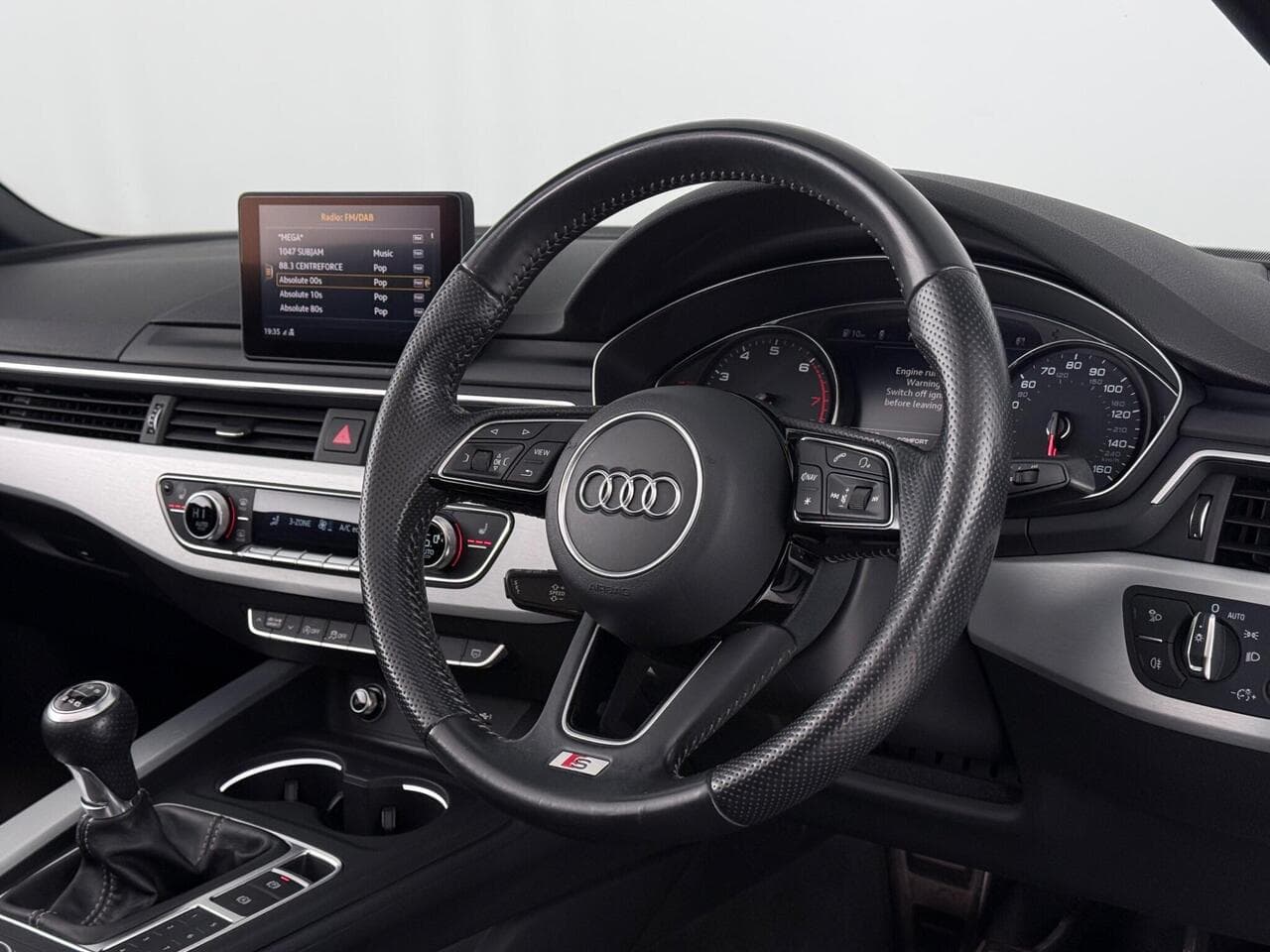 Audi A5 Cabriolet thumbnail Steering Wheel