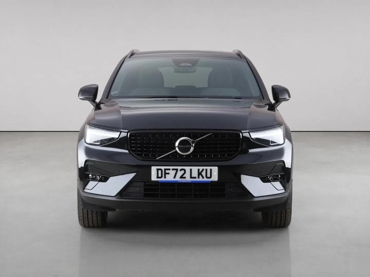 Volvo XC40 thumbnail Front