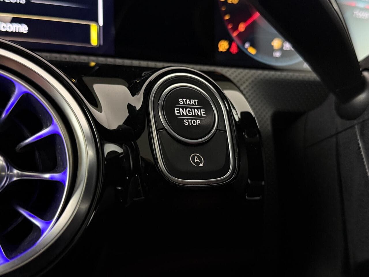Mercedes-Benz CLA thumbnail Steering Wheel