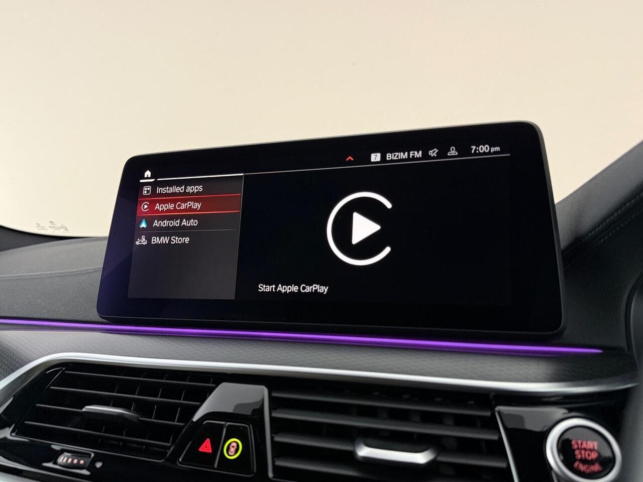 BMW 5 Series thumbnail Infotainment System