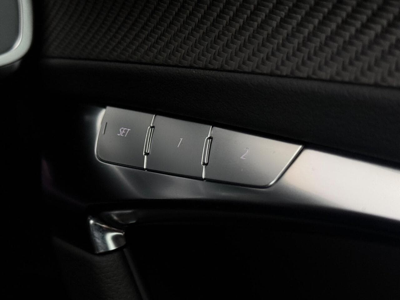 Audi A6 Saloon thumbnail Misc Controls