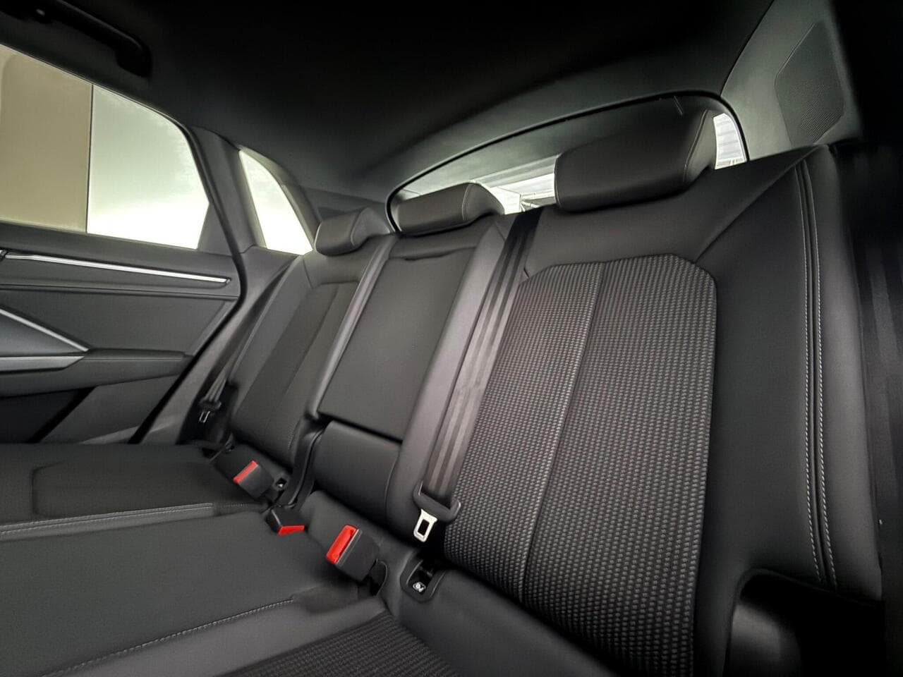 Audi Q3 thumbnail Seats Rear