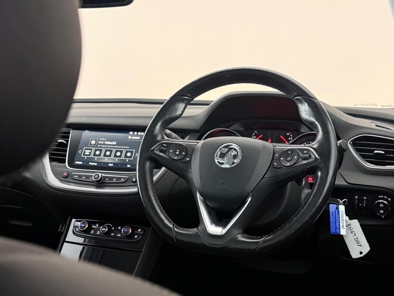 Vauxhall Grandland X thumbnail Steering Wheel