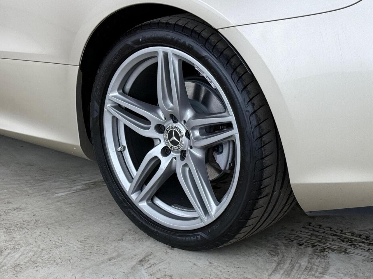 Mercedes-Benz E Class thumbnail Wheel