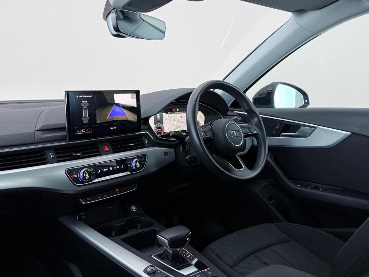 Audi A4 Avant thumbnail Interior Front