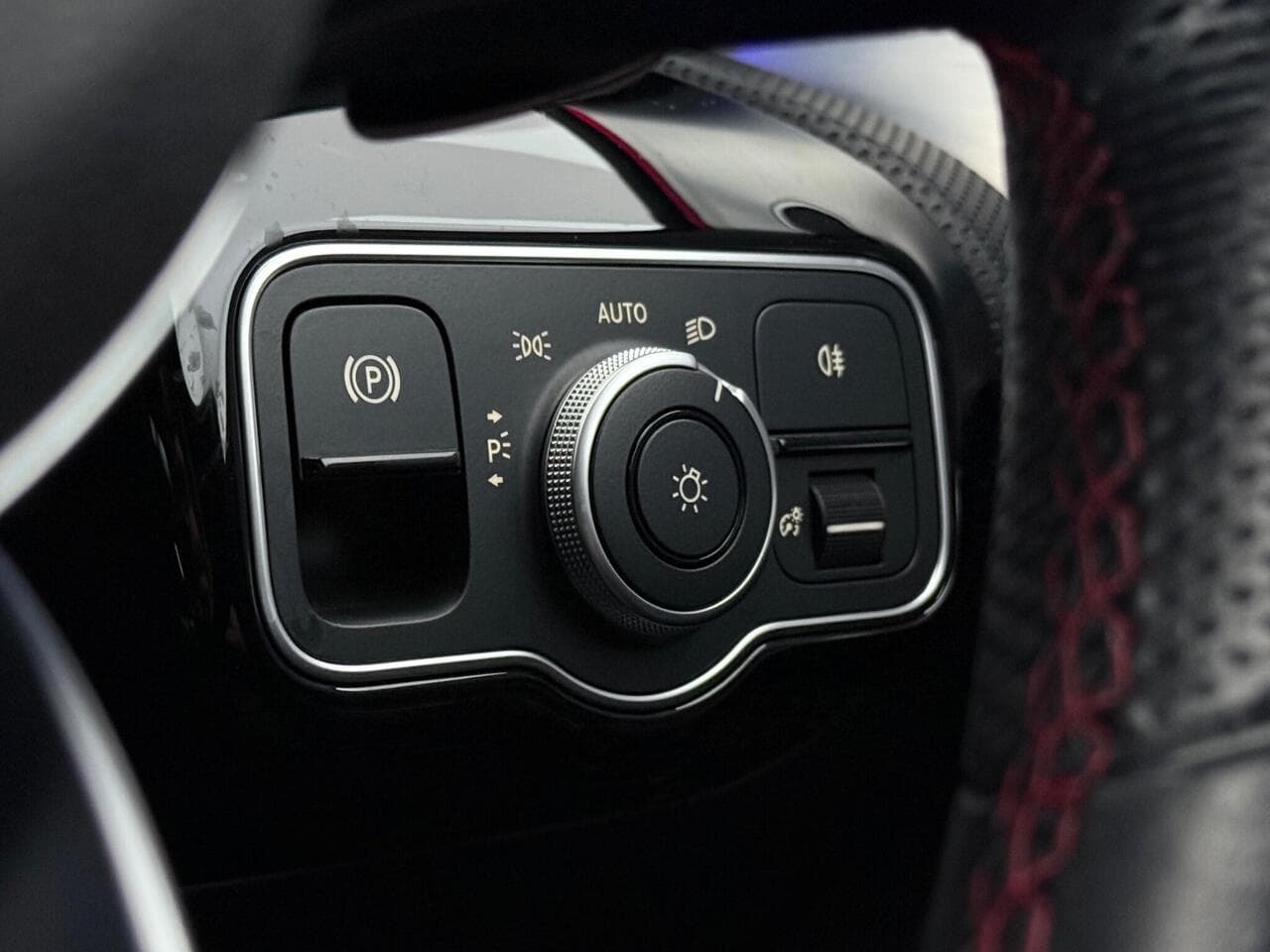Mercedes-Benz CLA thumbnail Misc Controls