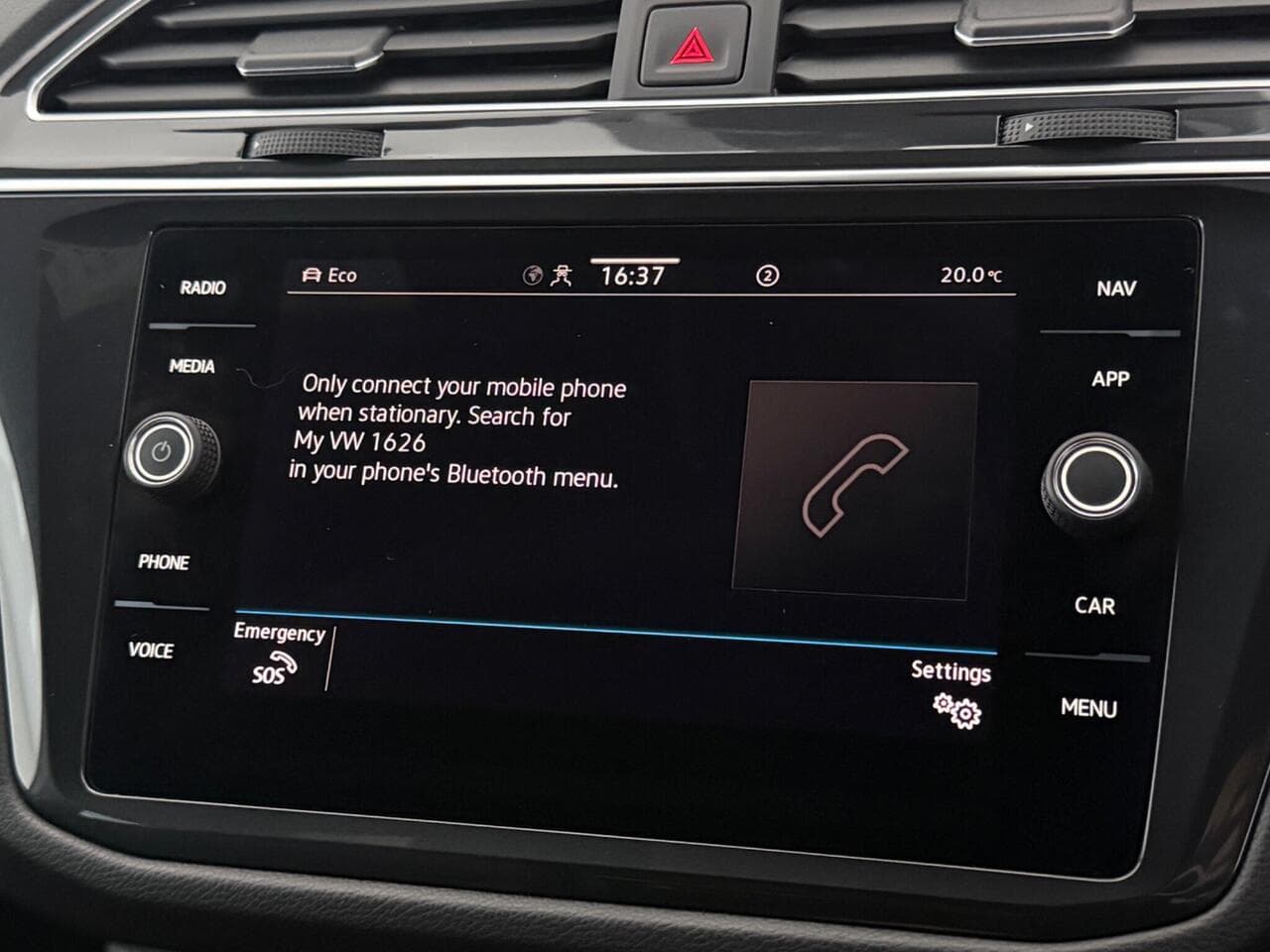 Volkswagen Tiguan thumbnail Infotainment System