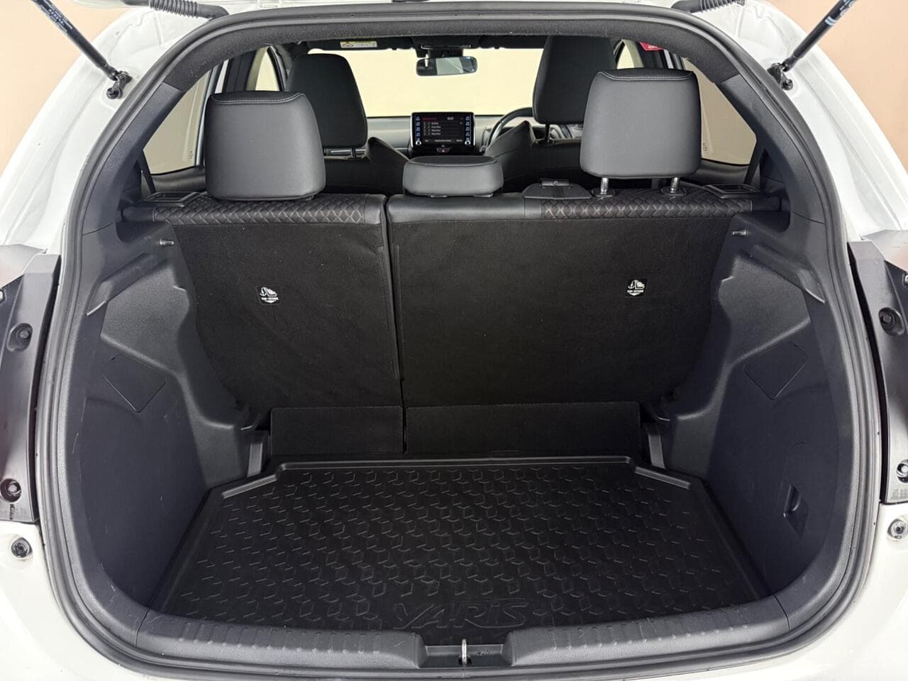 Toyota Yaris thumbnail Boot