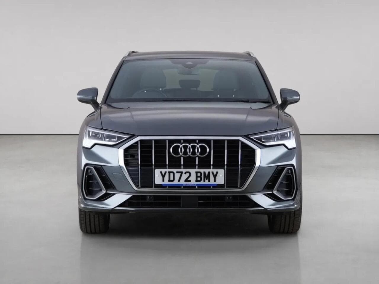 Audi Q3 thumbnail Front