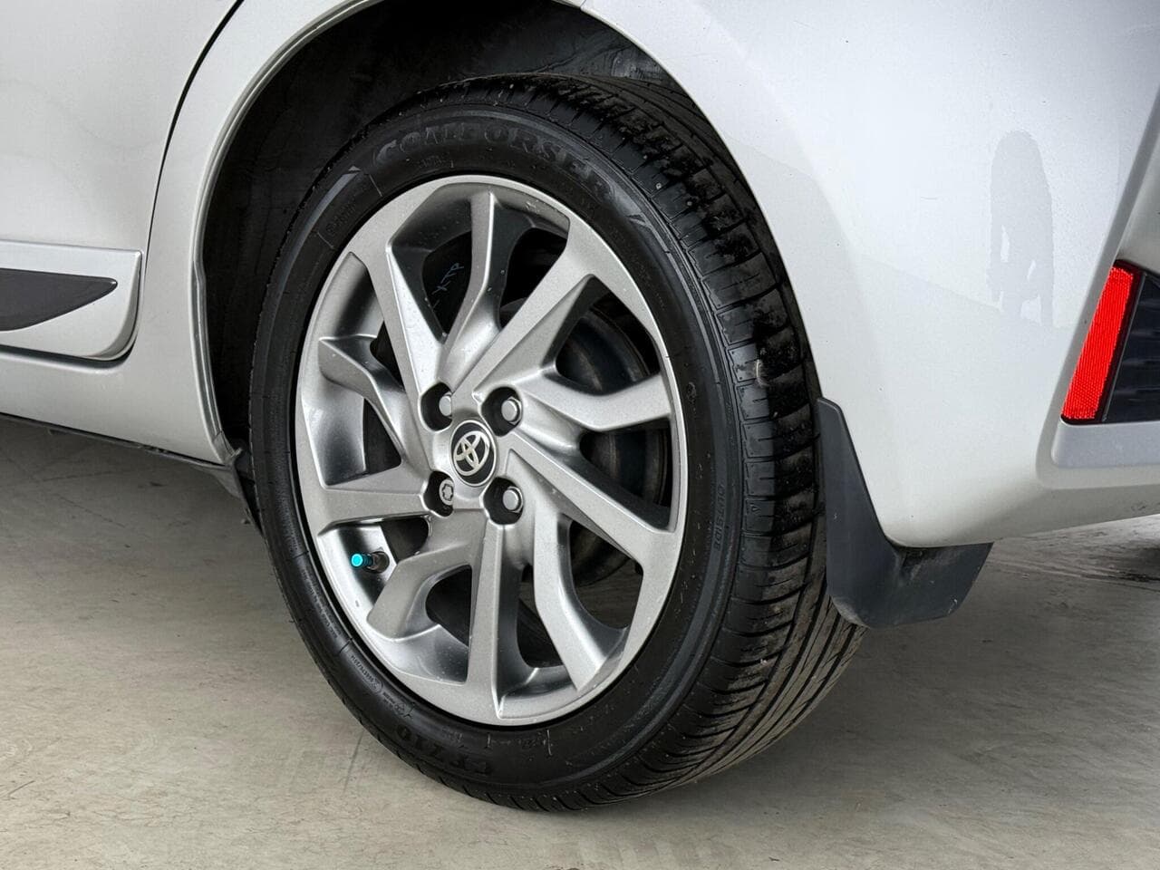 Toyota Yaris thumbnail Wheel