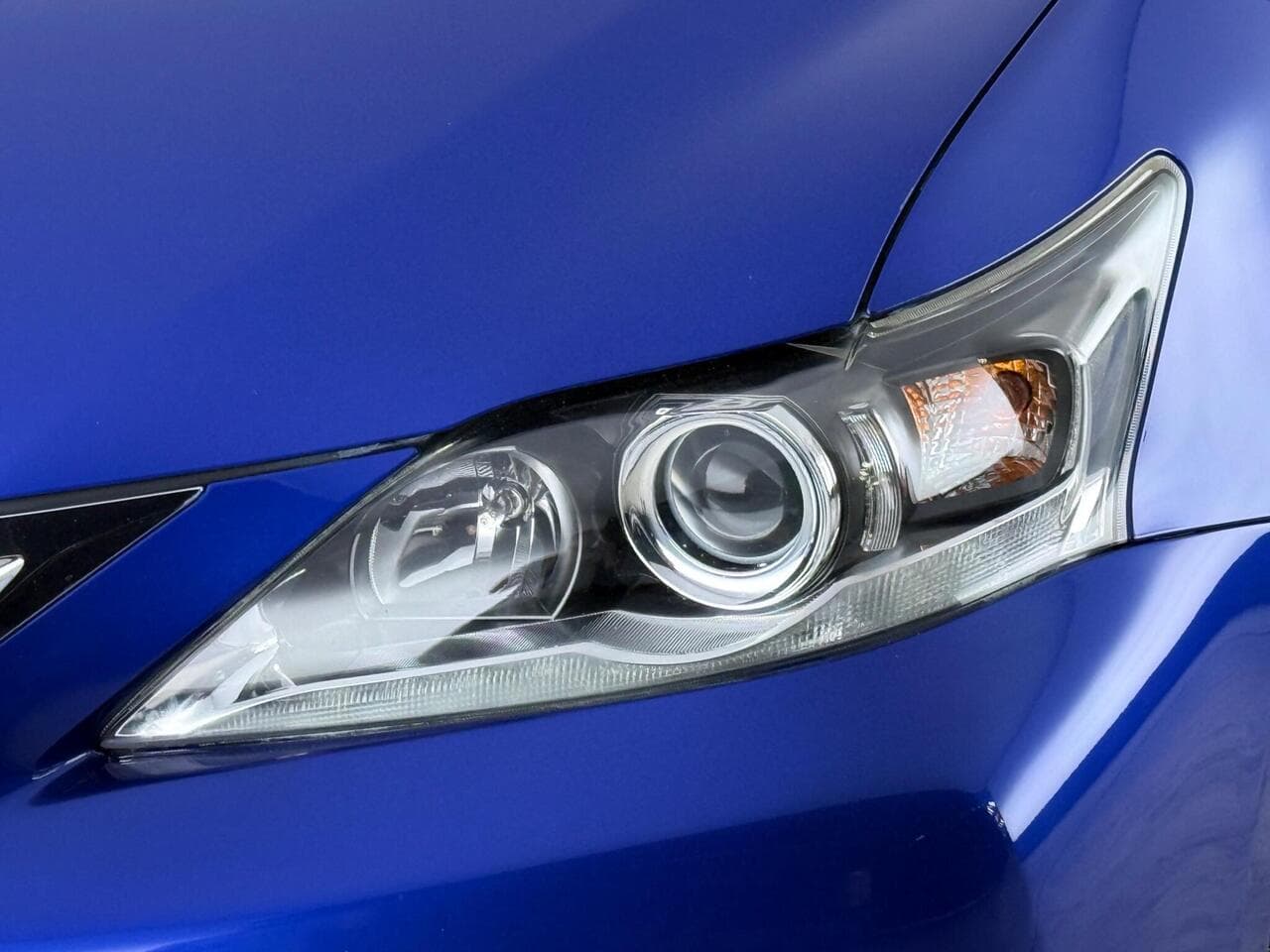 Lexus CT thumbnail Lights Front