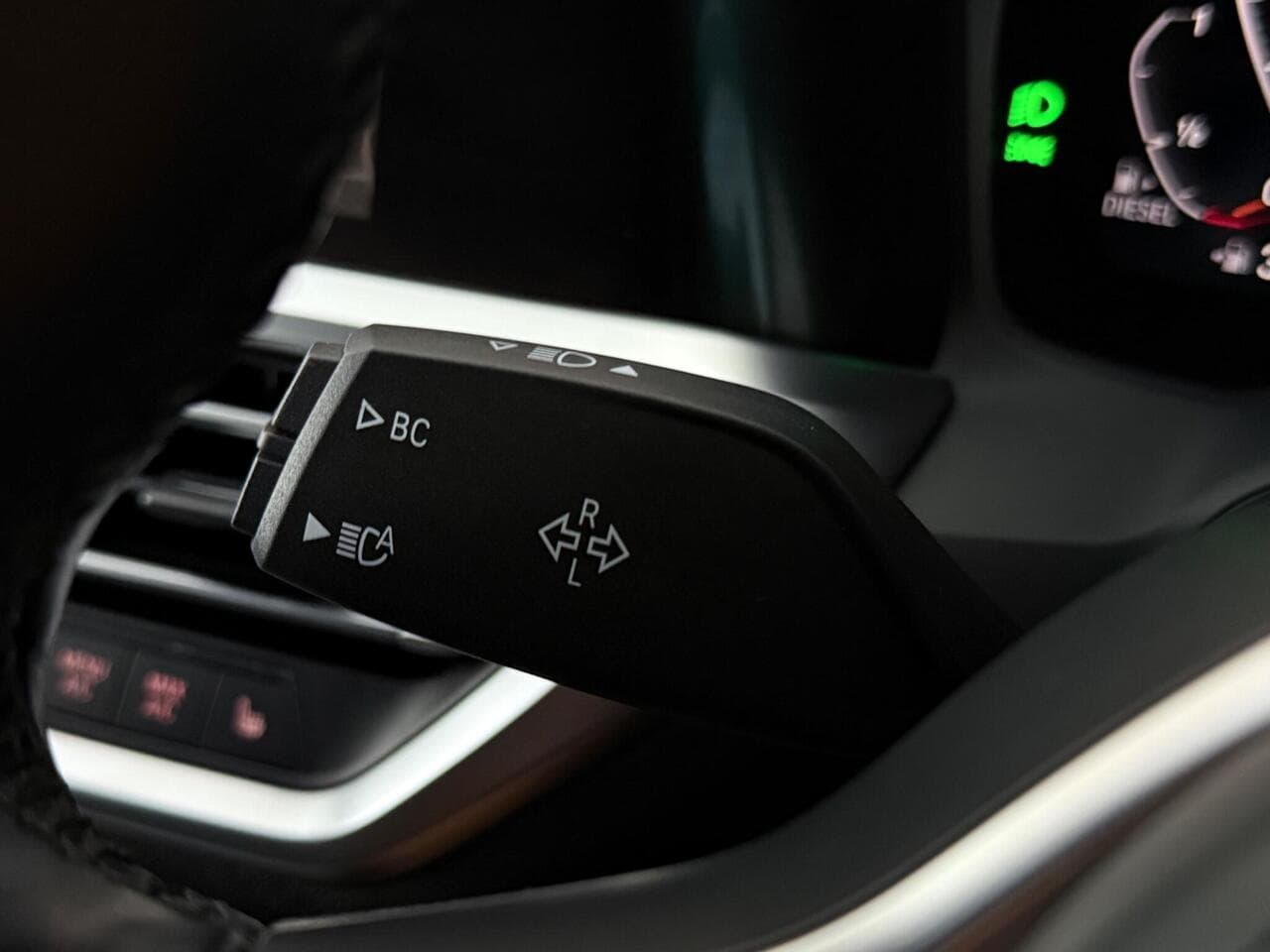BMW 3 Series thumbnail Misc Controls
