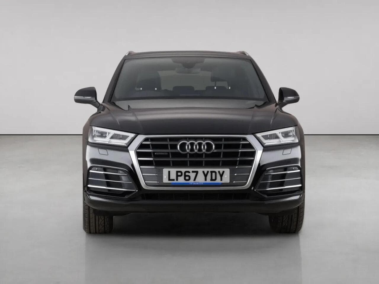 Audi Q5 thumbnail Front