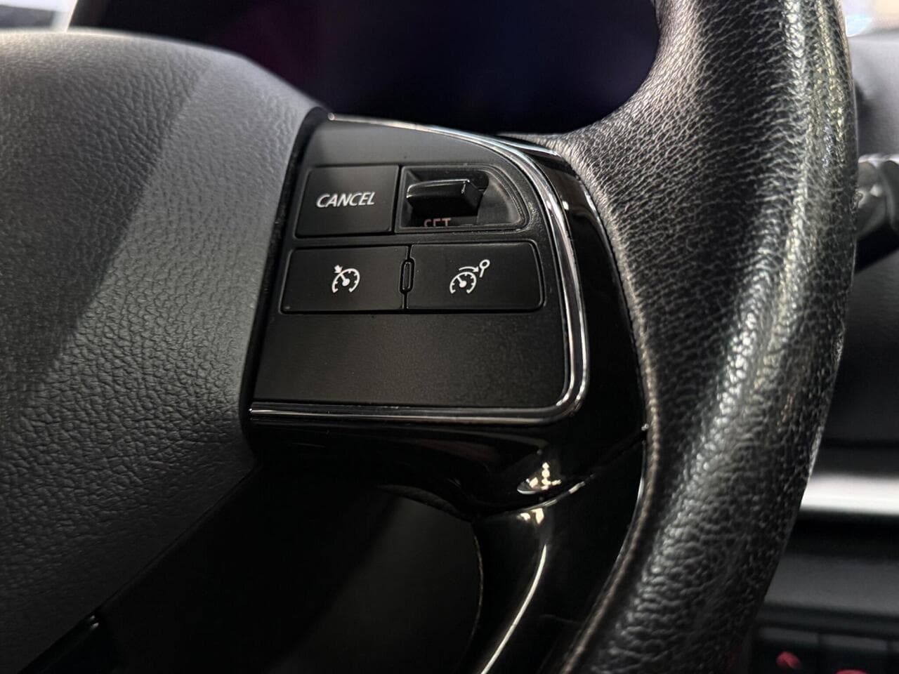 Mitsubishi Eclipse Cross thumbnail Misc Controls