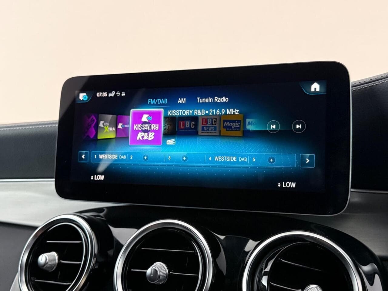 Mercedes-Benz GLC thumbnail Infotainment System