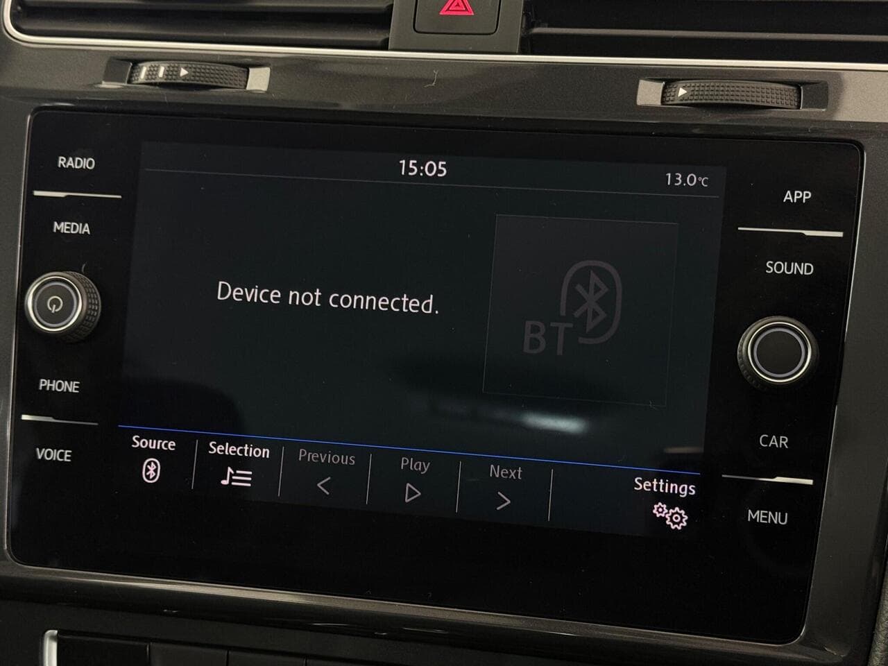 Volkswagen Golf thumbnail Infotainment System