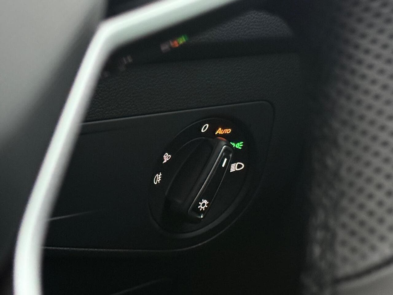 Volkswagen Tiguan thumbnail Misc Controls