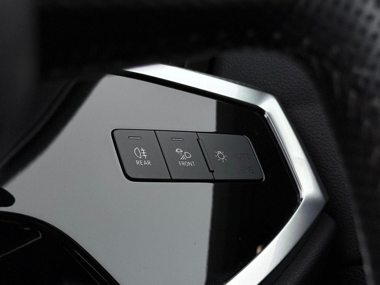 Audi Q3 thumbnail Misc Controls
