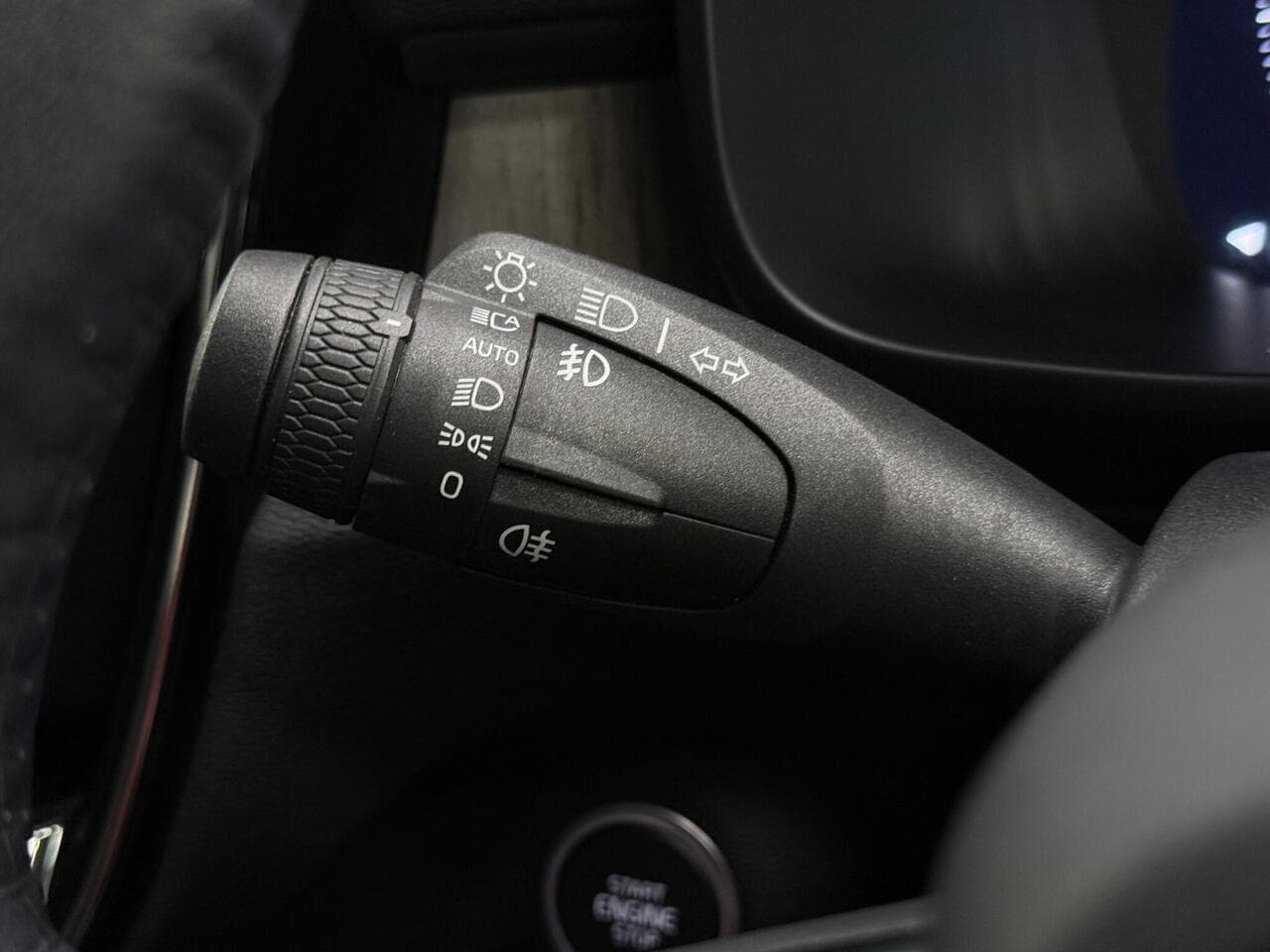 Volvo XC40 thumbnail Misc Controls