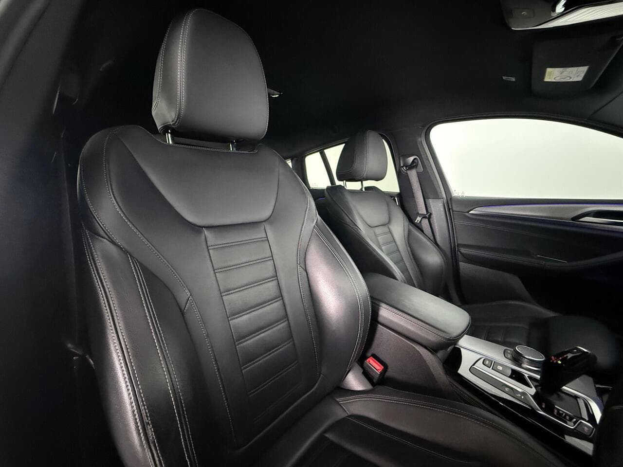 BMW X4 thumbnail Seat Driver