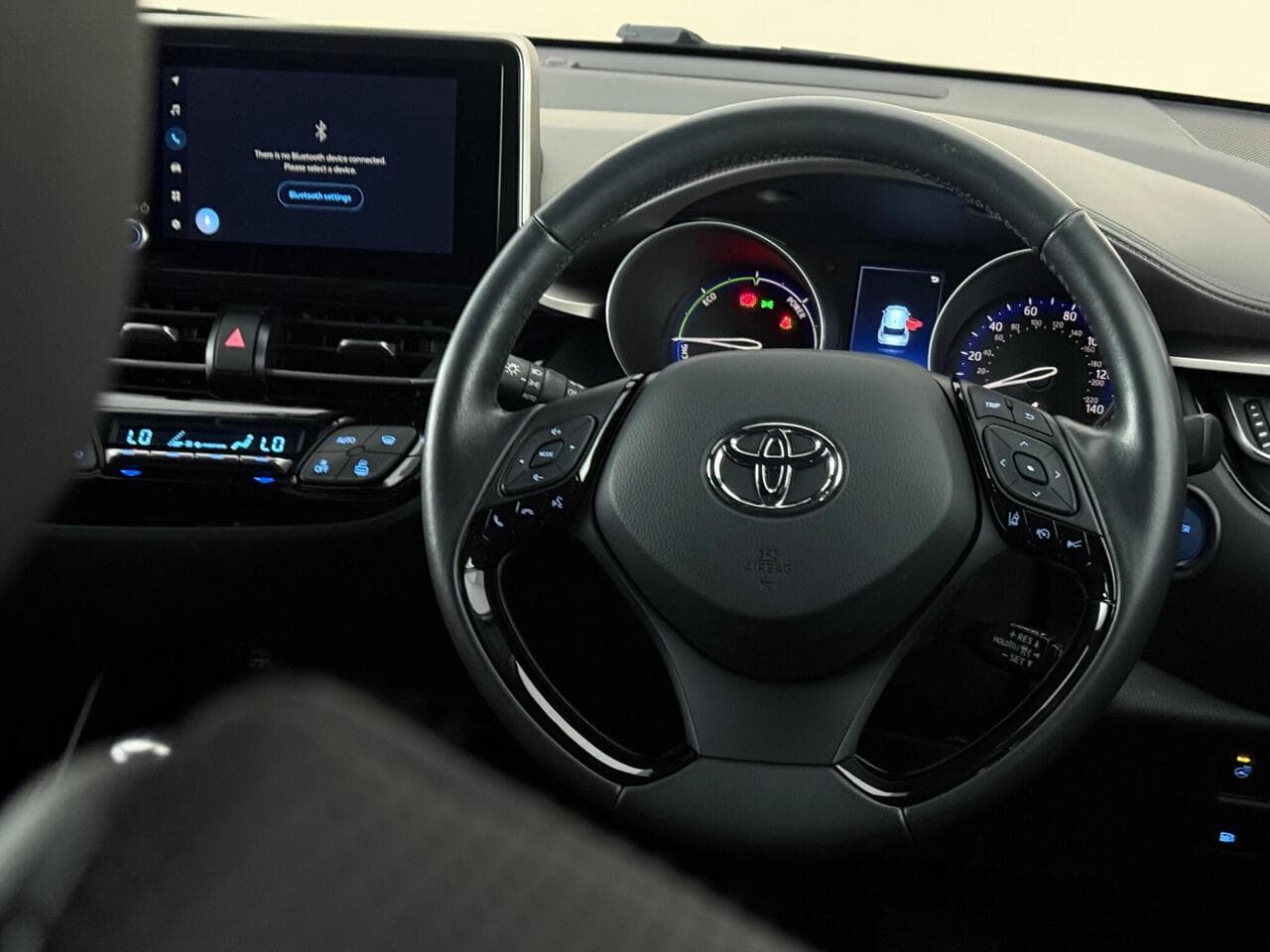 Toyota C-HR thumbnail Steering Wheel