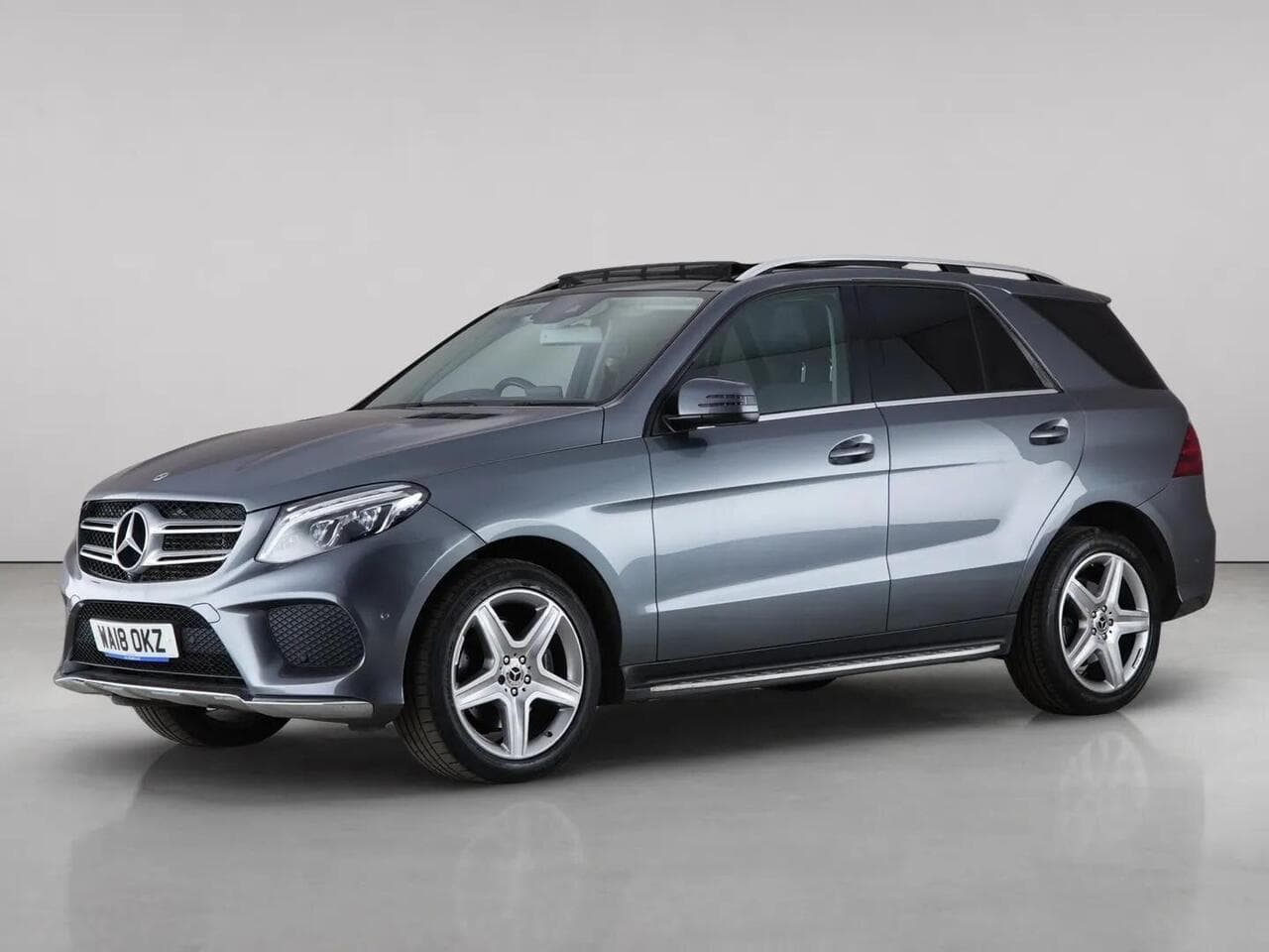 Mercedes-Benz GLE thumbnail Front Left