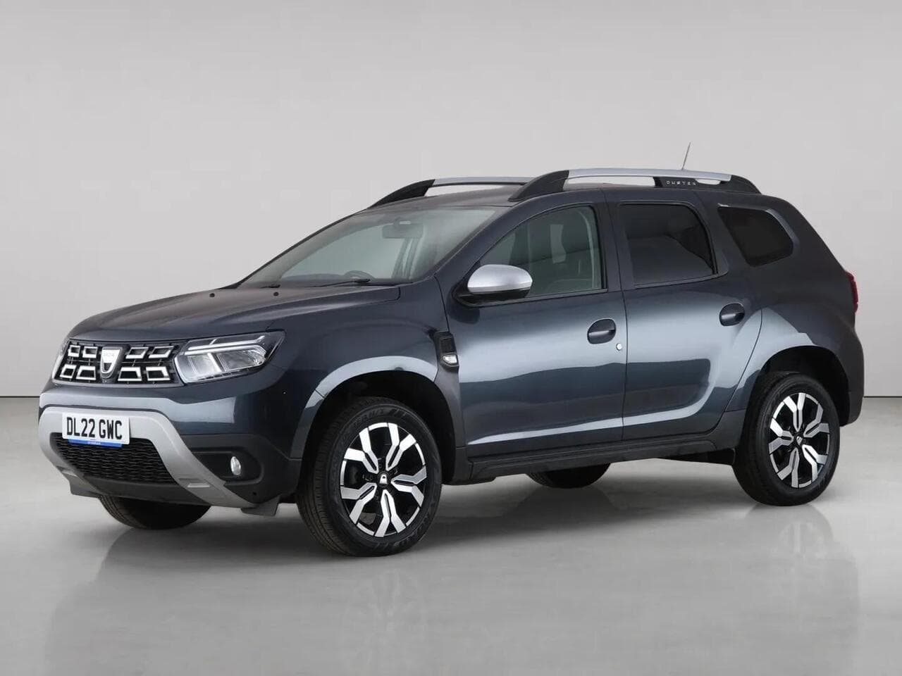 Dacia Duster thumbnail Front Left