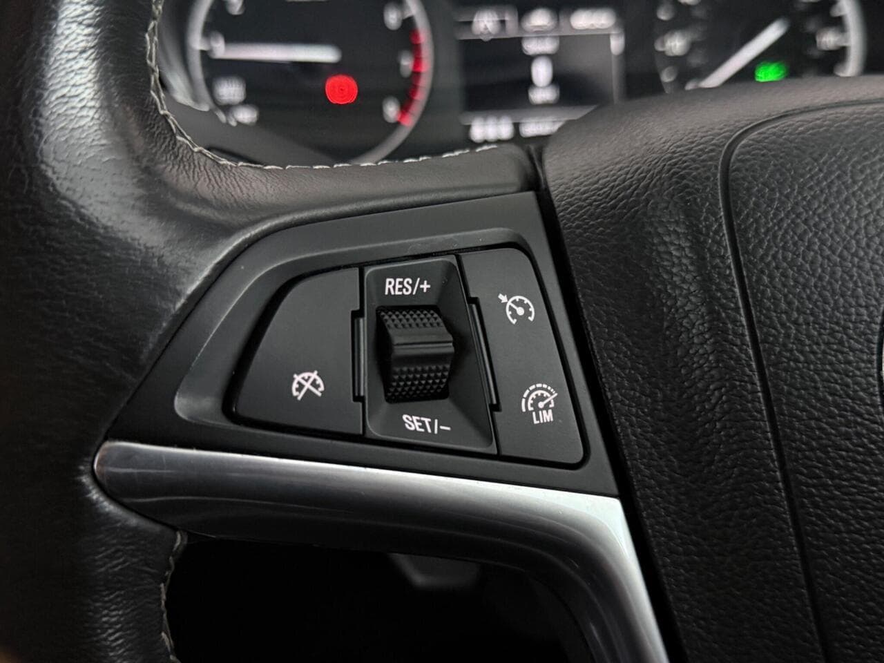 Vauxhall Mokka X thumbnail Misc Controls