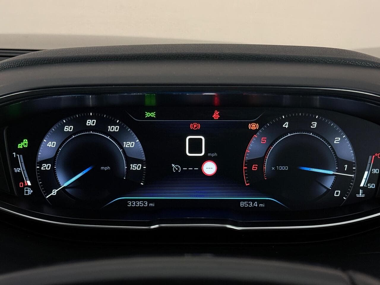 Peugeot 5008 thumbnail Driver Instruments