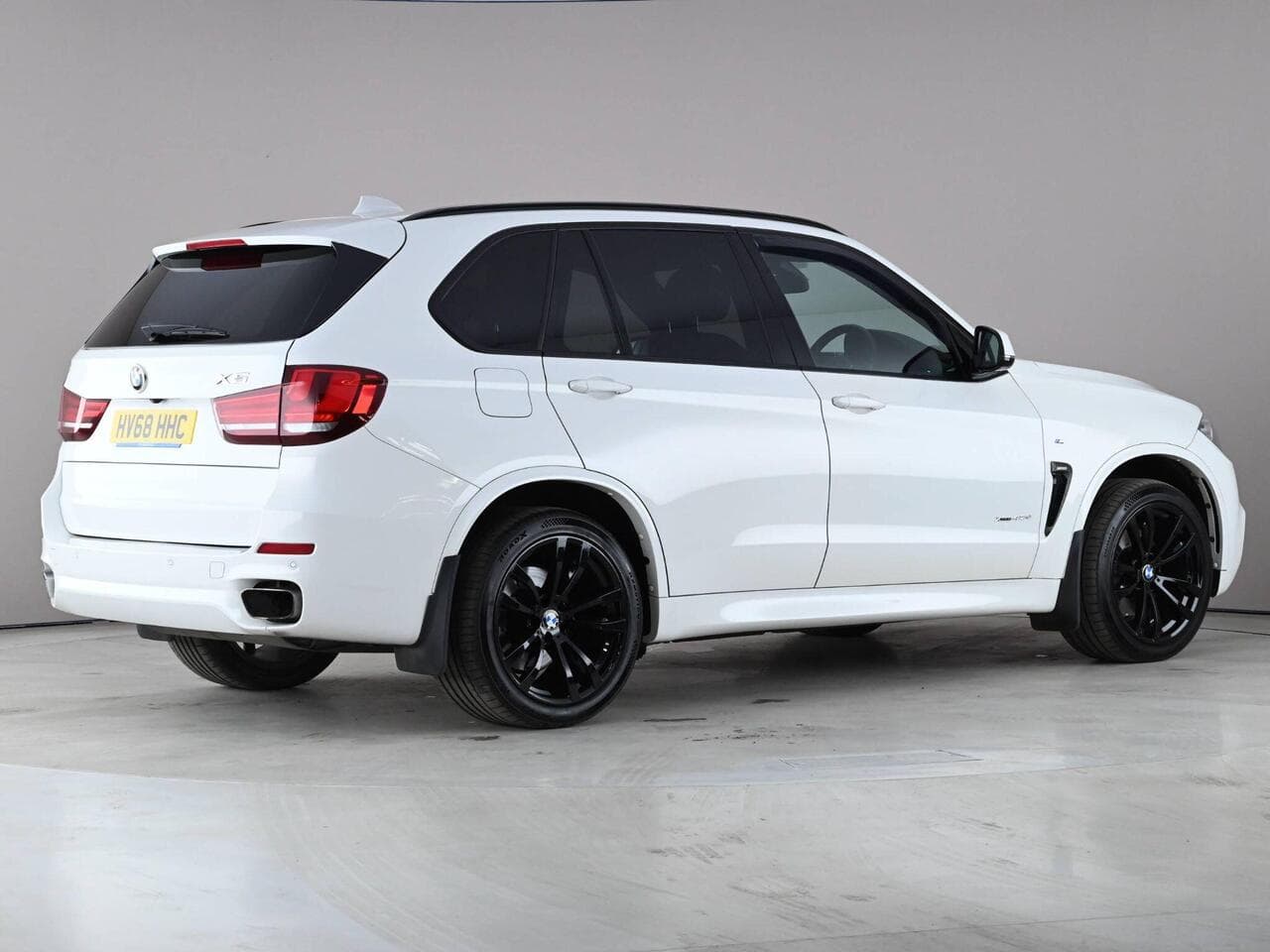 BMW X5 thumbnail Rear Right