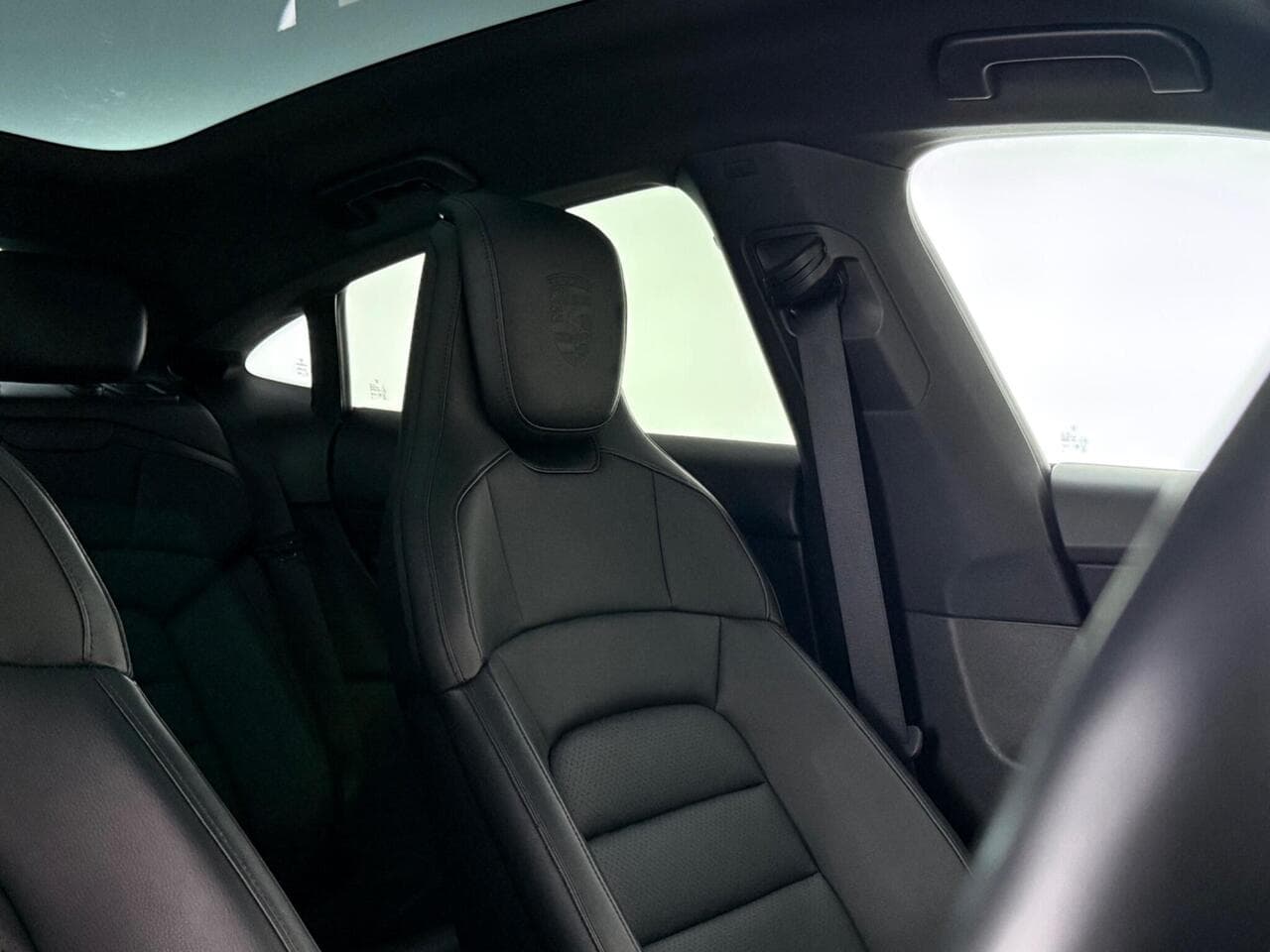 Porsche Taycan thumbnail Inconclusive