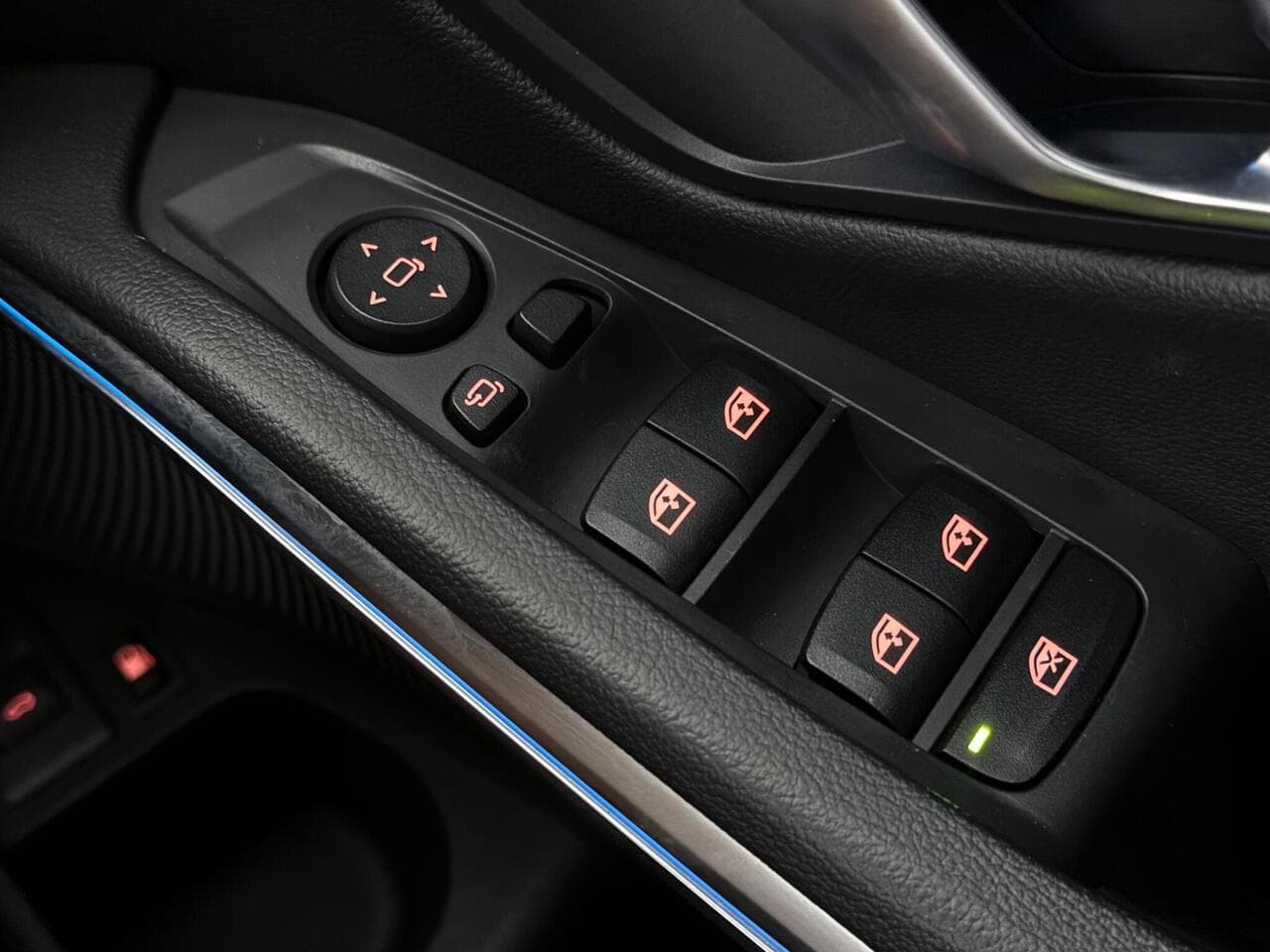 BMW 3 Series thumbnail Misc Controls