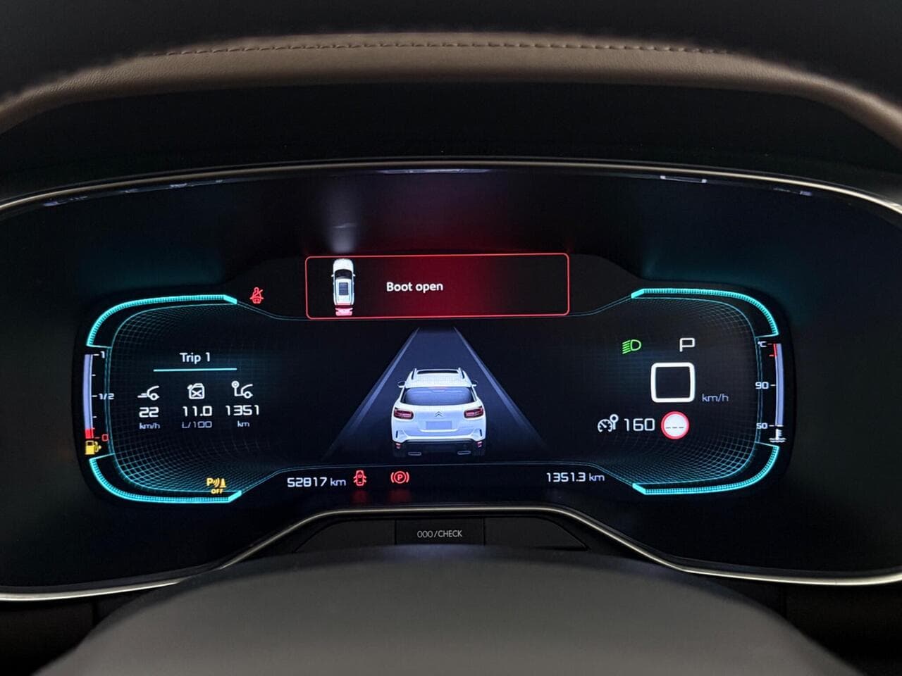 Citroen C5 Aircross thumbnail Driver Instruments